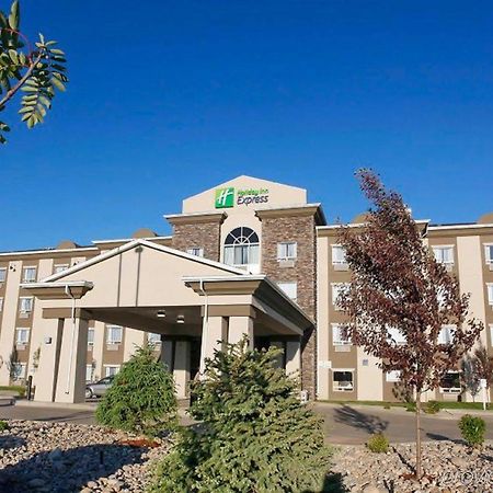 Holiday Inn Express Fort St John By Ihg Fort St. John Екстер'єр фото