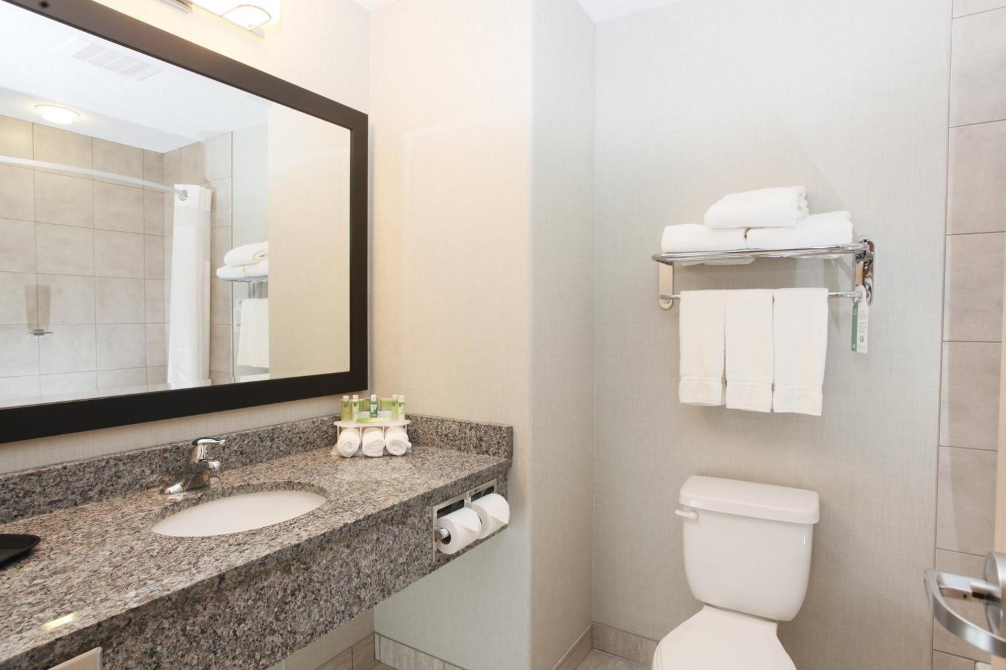Holiday Inn Express Fort St John By Ihg Fort St. John Екстер'єр фото