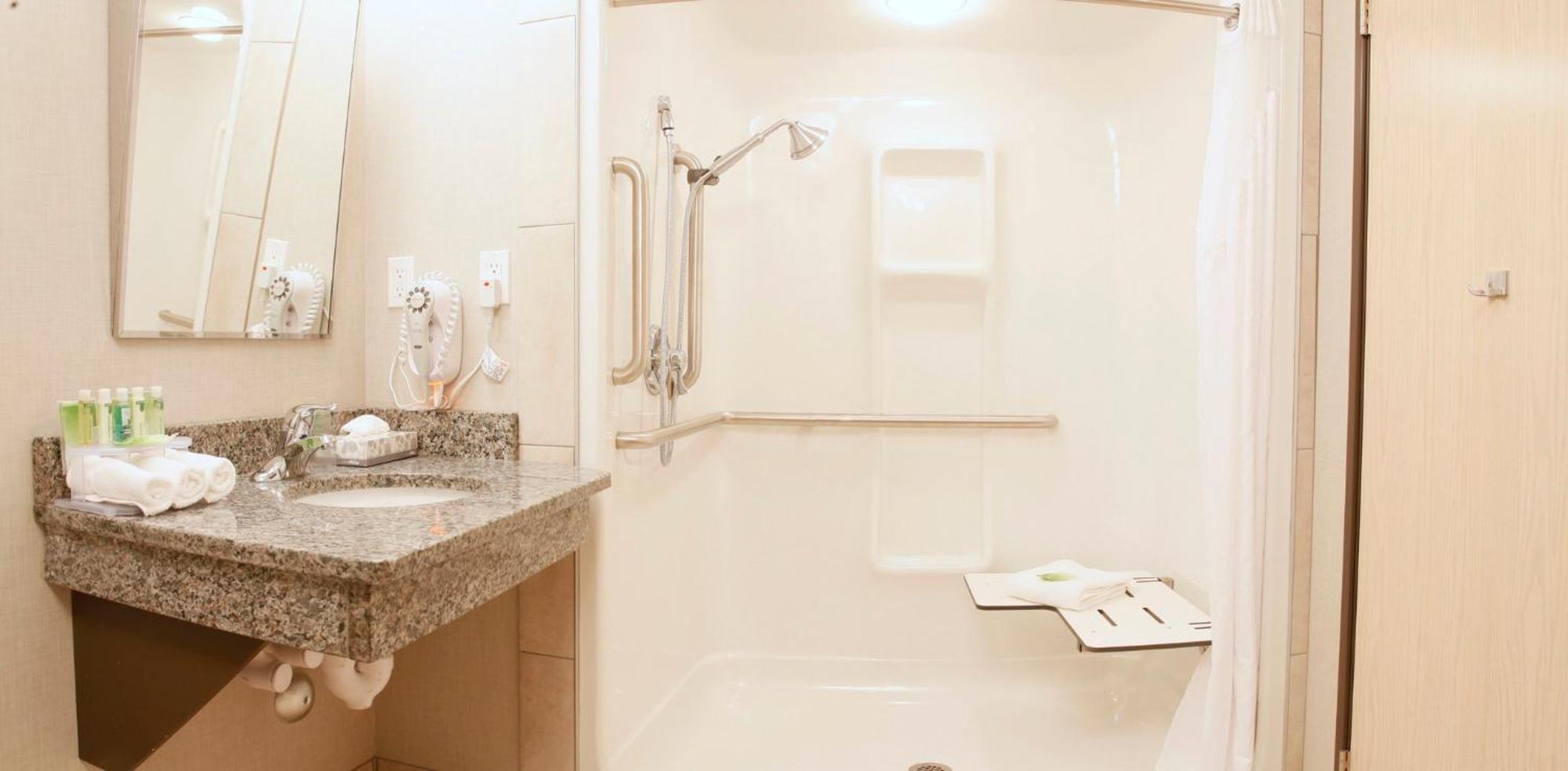 Holiday Inn Express Fort St John By Ihg Fort St. John Екстер'єр фото