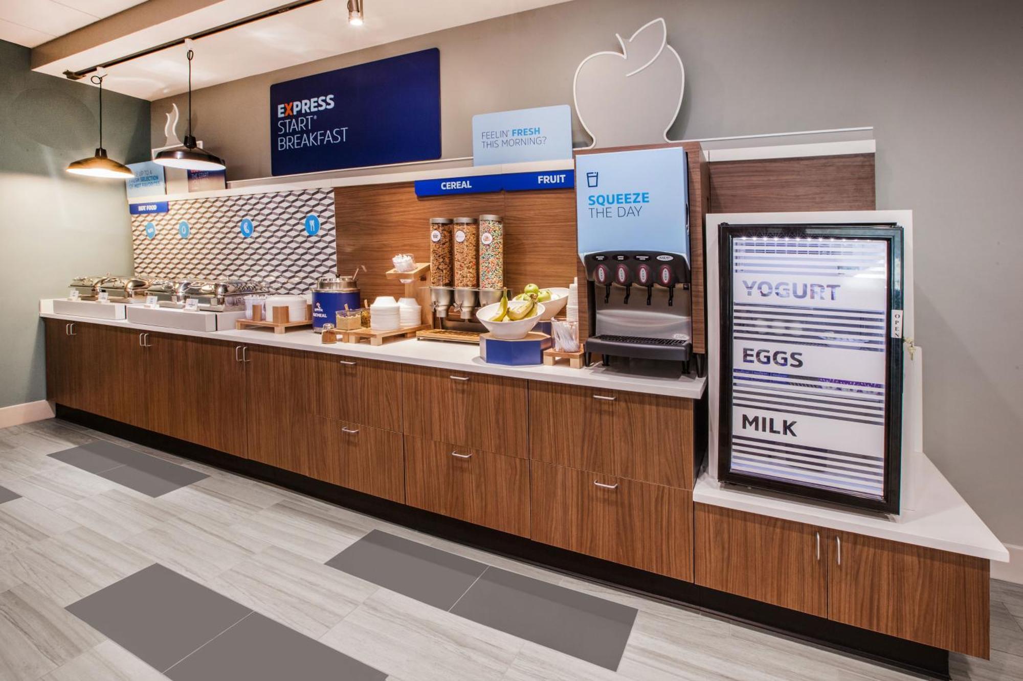 Holiday Inn Express Fort St John By Ihg Fort St. John Екстер'єр фото