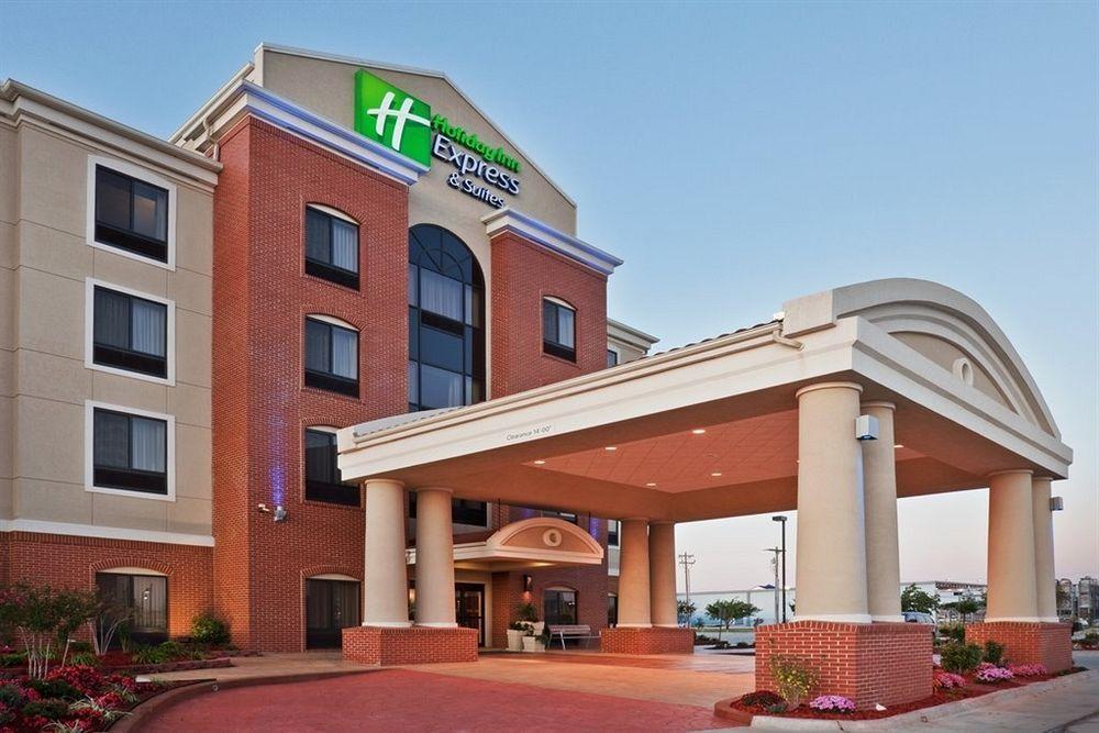 Holiday Inn Express Fort St John By Ihg Fort St. John Екстер'єр фото