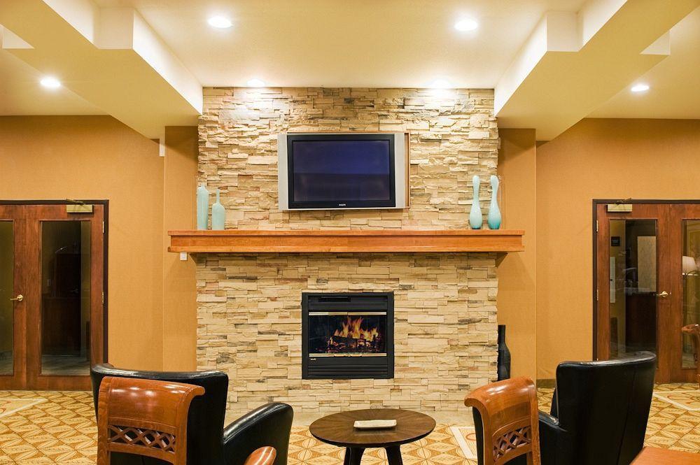 Holiday Inn Express Fort St John By Ihg Fort St. John Екстер'єр фото