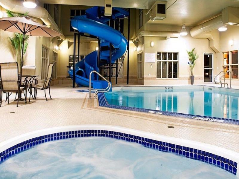 Holiday Inn Express Fort St John By Ihg Fort St. John Екстер'єр фото